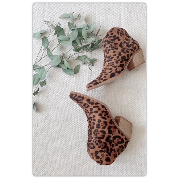 The NEW Boutique Shoes - Leopard Print Ankle Boots